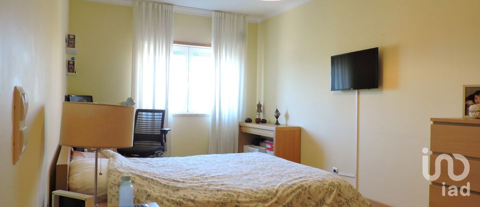 Apartamento T2 em São Domingos de Rana de 121 m²