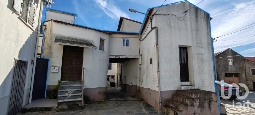 Moradia T4 em Portela do Fojo-Machio de 99 m²