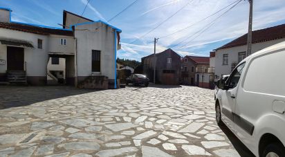 Maison T4 à Portela do Fojo-Machio de 99 m²