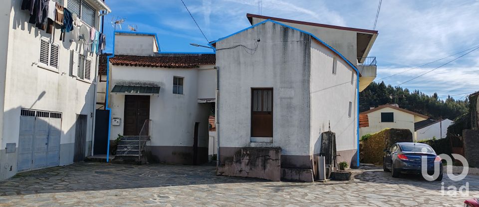 Moradia T4 em Portela do Fojo-Machio de 99 m²