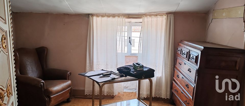 Moradia T4 em Portela do Fojo-Machio de 99 m²