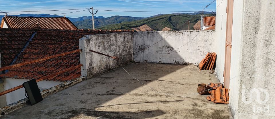 Moradia T4 em Portela do Fojo-Machio de 99 m²