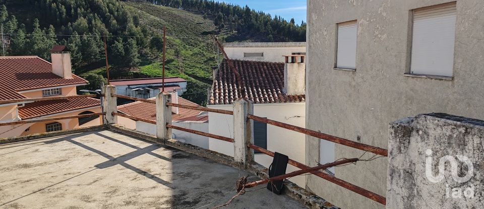 Moradia T4 em Portela do Fojo-Machio de 99 m²