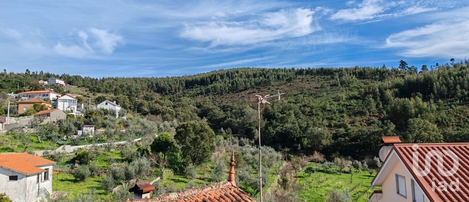 Moradia T4 em Portela do Fojo-Machio de 99 m²