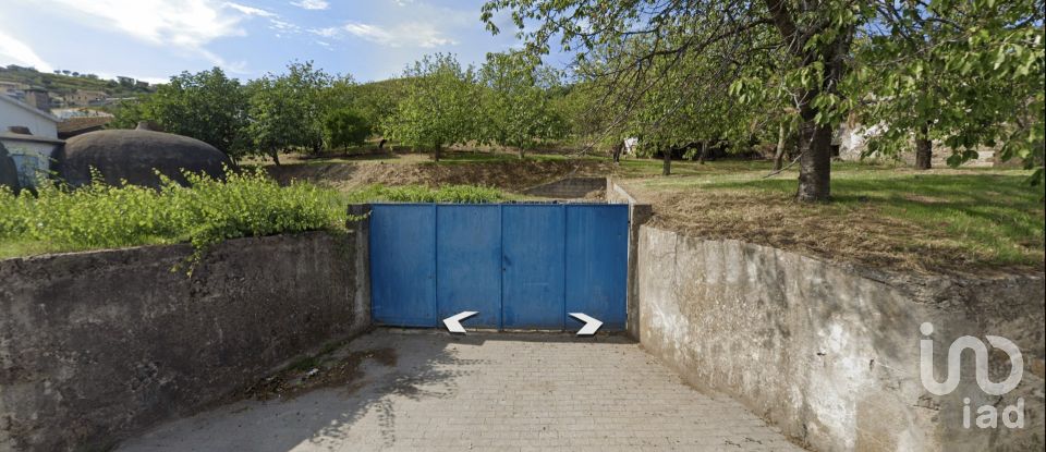 Moradia T2 em Peso da Régua e Godim de 265 m²