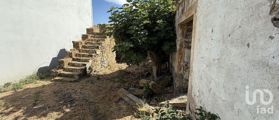 Moradia T2 em Peso da Régua e Godim de 265 m²