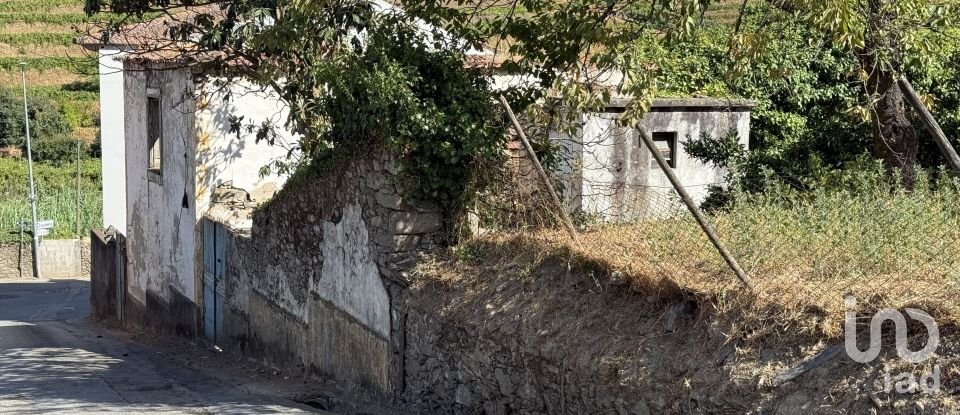 Moradia T2 em Peso da Régua e Godim de 265 m²