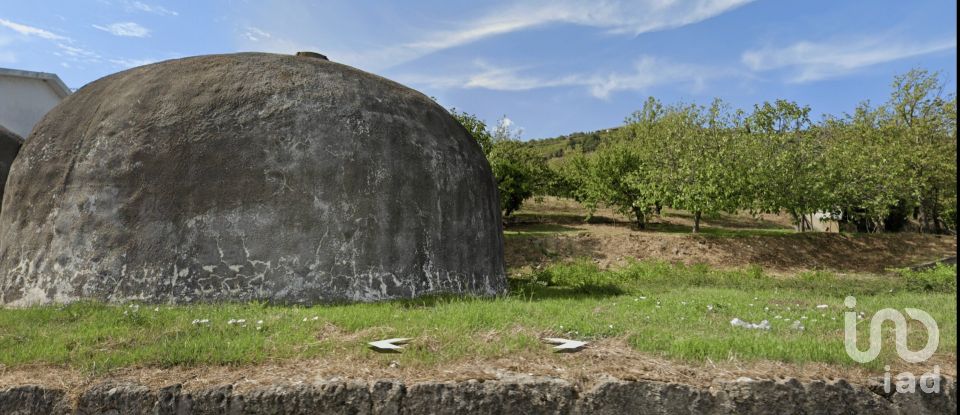 Moradia T2 em Peso da Régua e Godim de 265 m²