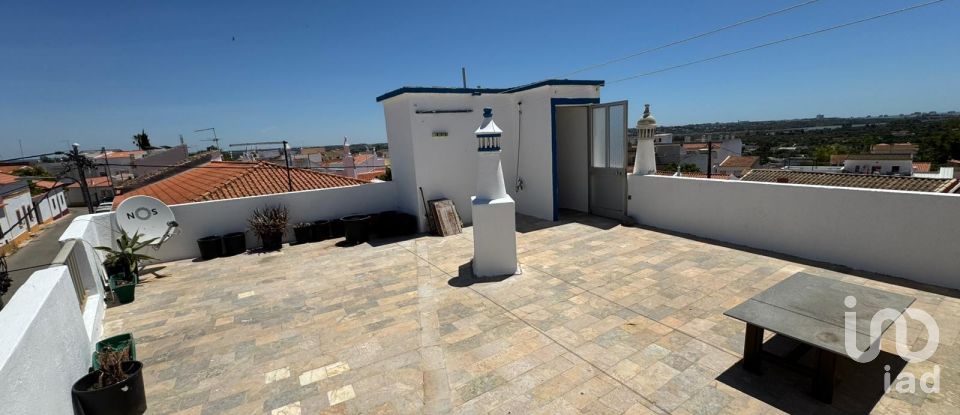 Maison T3 à Mexilhoeira Grande de 94 m²