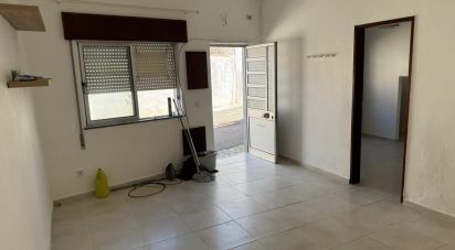 House T3 in Mexilhoeira Grande of 94 m²