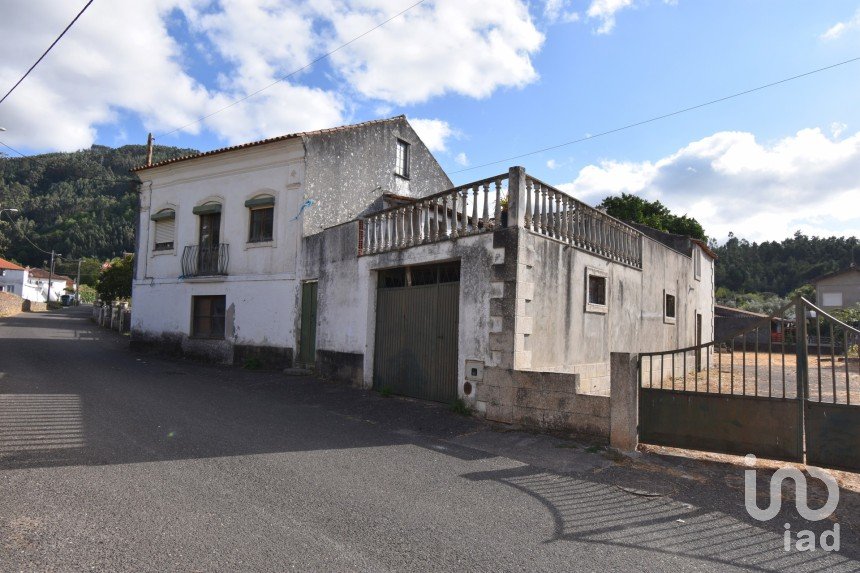 Maison traditionnelle T3 à Miranda do Corvo de 220 m²