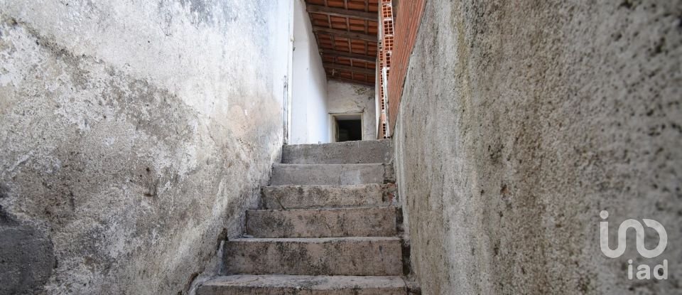 Maison traditionnelle T3 à Miranda do Corvo de 220 m²