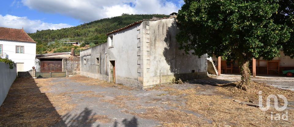 Maison traditionnelle T3 à Miranda do Corvo de 220 m²