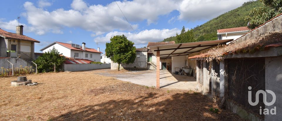 Maison traditionnelle T3 à Miranda do Corvo de 220 m²