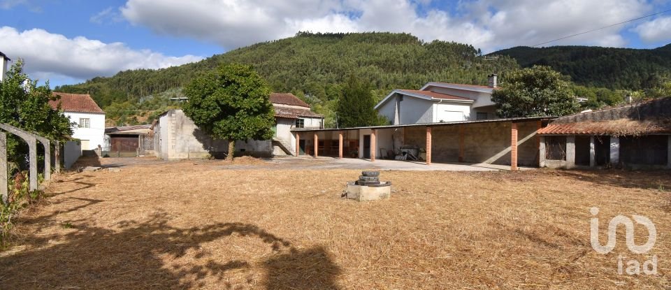 Maison traditionnelle T3 à Miranda do Corvo de 220 m²