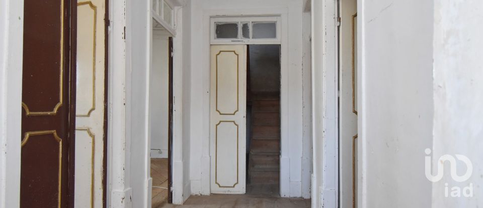 Maison traditionnelle T3 à Miranda do Corvo de 220 m²