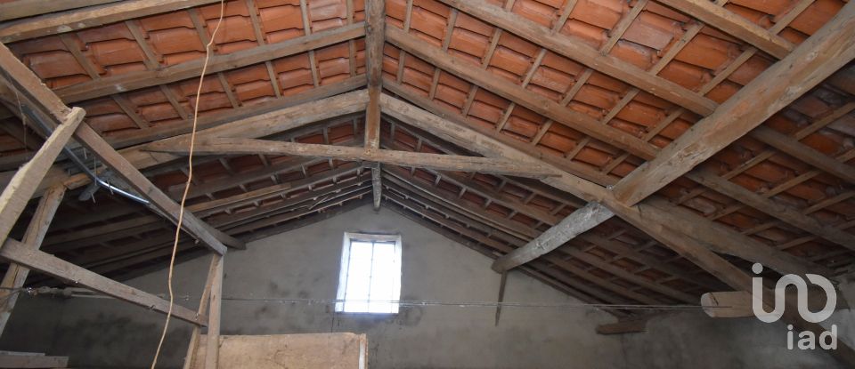 Maison traditionnelle T3 à Miranda do Corvo de 220 m²