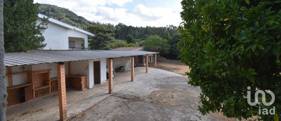 Maison traditionnelle T3 à Miranda do Corvo de 220 m²