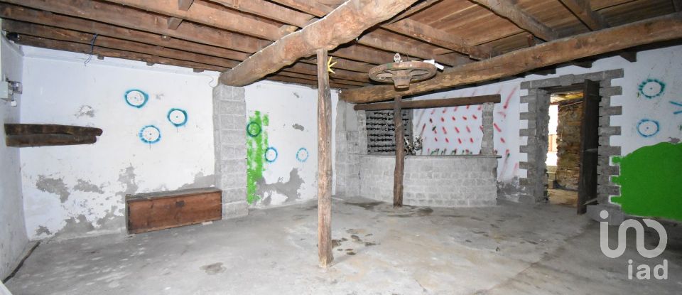 Maison traditionnelle T3 à Miranda do Corvo de 220 m²