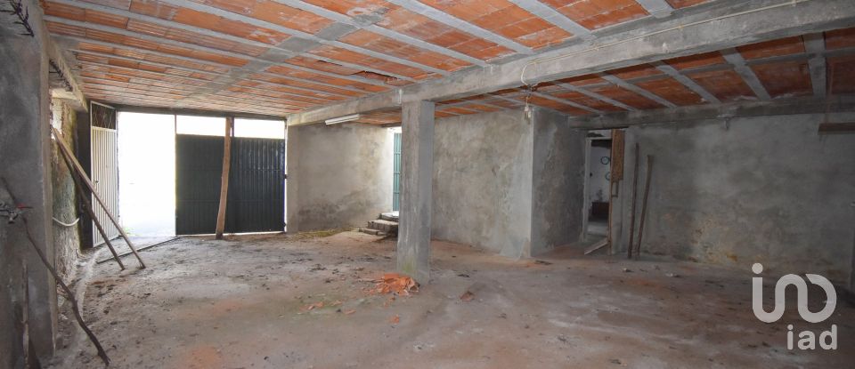 Maison traditionnelle T3 à Miranda do Corvo de 220 m²