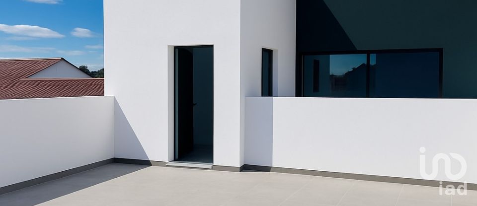 House T3 in Benfica do Ribatejo of 185 m²
