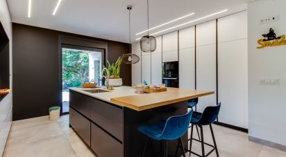 House T4 in Guia, Ilha e Mata Mourisca of 438 m²