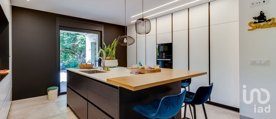 House T4 in Guia, Ilha e Mata Mourisca of 438 m²