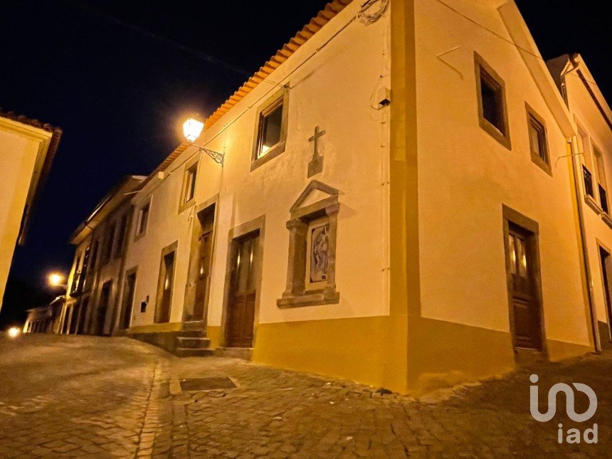 Casa de aldeia T3 em Pedrógão Pequeno de 196 m²