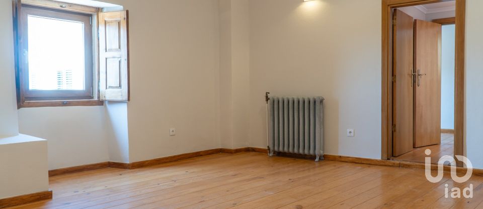 Casa de aldeia T3 em Pedrógão Pequeno de 196 m²