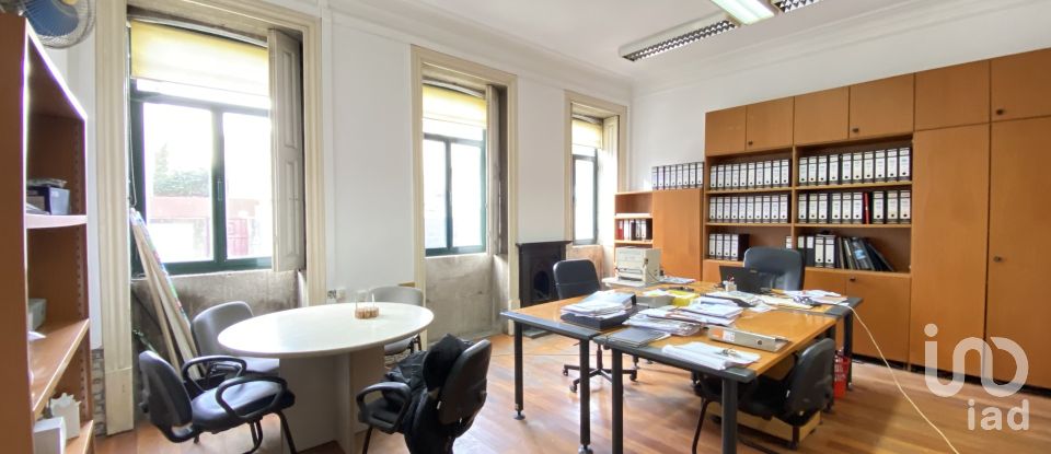 Maison T3 à Lordelo Do Ouro E Massarelos de 261 m²