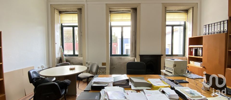 Maison T3 à Lordelo Do Ouro E Massarelos de 261 m²