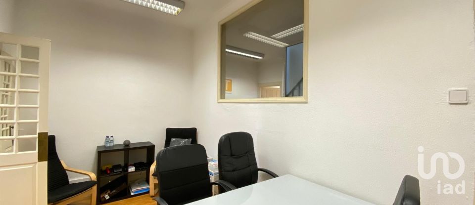 Maison T3 à Lordelo Do Ouro E Massarelos de 261 m²