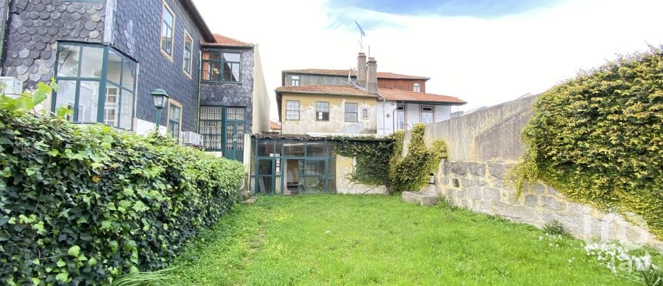 Maison T3 à Lordelo Do Ouro E Massarelos de 261 m²