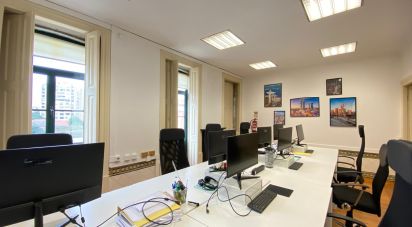 House T3 in Lordelo Do Ouro E Massarelos of 261 m²