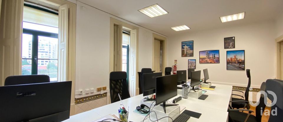 Maison T3 à Lordelo Do Ouro E Massarelos de 261 m²