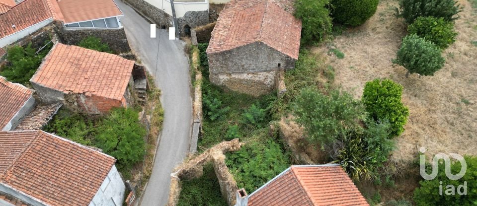 Maison de village T2 à Vila Nova de 250 m²