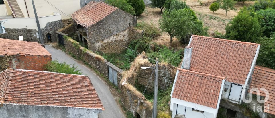 Maison de village T2 à Vila Nova de 250 m²