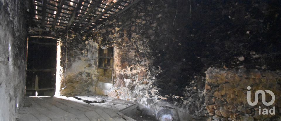 Maison de village T2 à Vila Nova de 250 m²