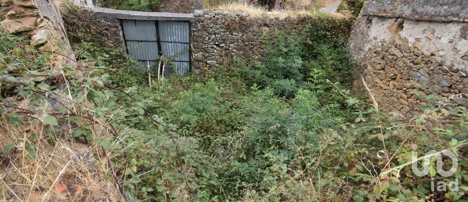 Maison de village T2 à Vila Nova de 250 m²