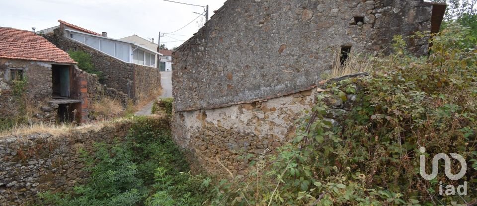 Maison de village T2 à Vila Nova de 250 m²