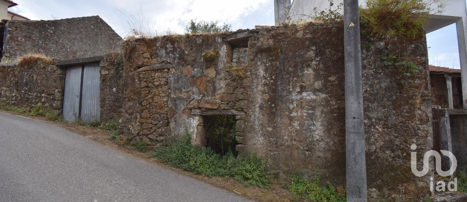 Maison de village T2 à Vila Nova de 250 m²