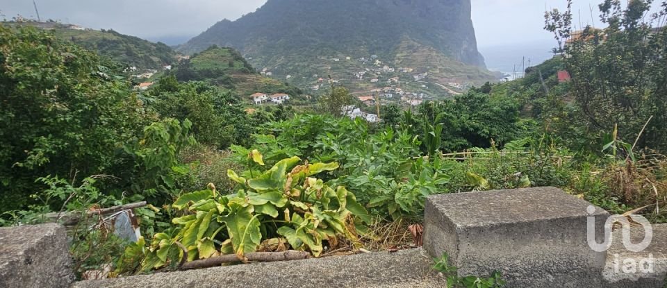 Terreno em Porto da Cruz de 990 m²