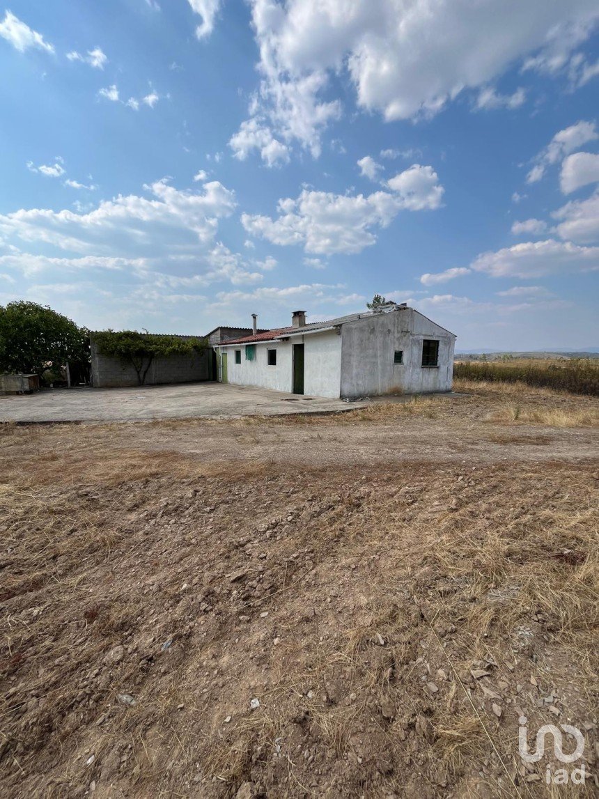 Maison T2 à Salgueiro do Campo de 133 m²