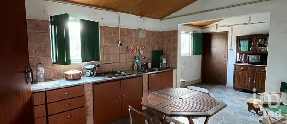 Maison T2 à Salgueiro do Campo de 133 m²