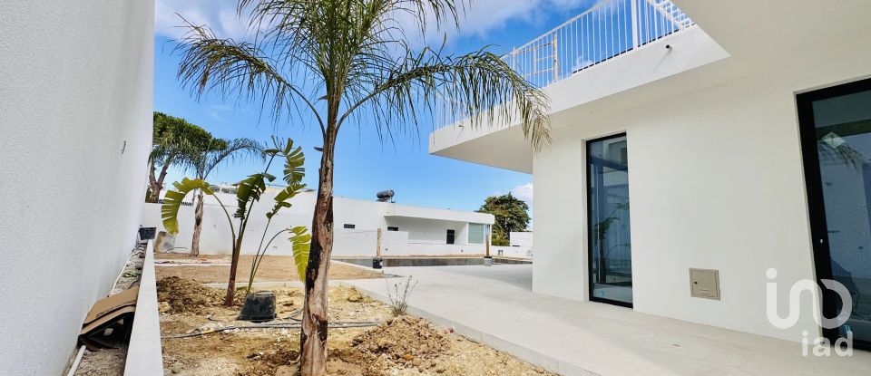 Moradia T4 em Sesimbra (Castelo) de 336 m²