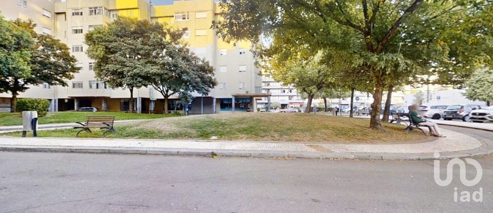 Boutique/Local commercial à Mafamude e Vilar do Paraíso de 95 m²