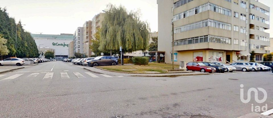 Boutique/Local commercial à Mafamude e Vilar do Paraíso de 95 m²