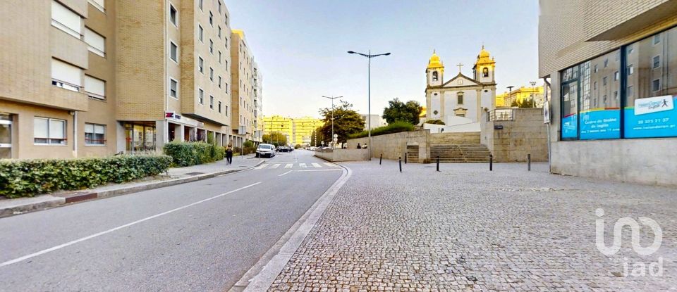 Boutique/Local commercial à Mafamude e Vilar do Paraíso de 95 m²