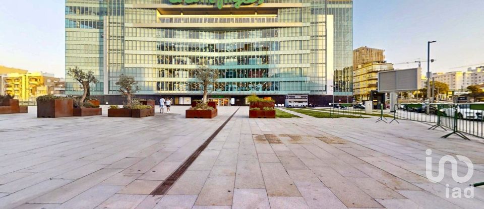 Boutique/Local commercial à Mafamude e Vilar do Paraíso de 95 m²