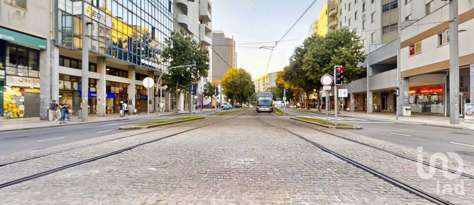 Boutique/Local commercial à Mafamude e Vilar do Paraíso de 95 m²